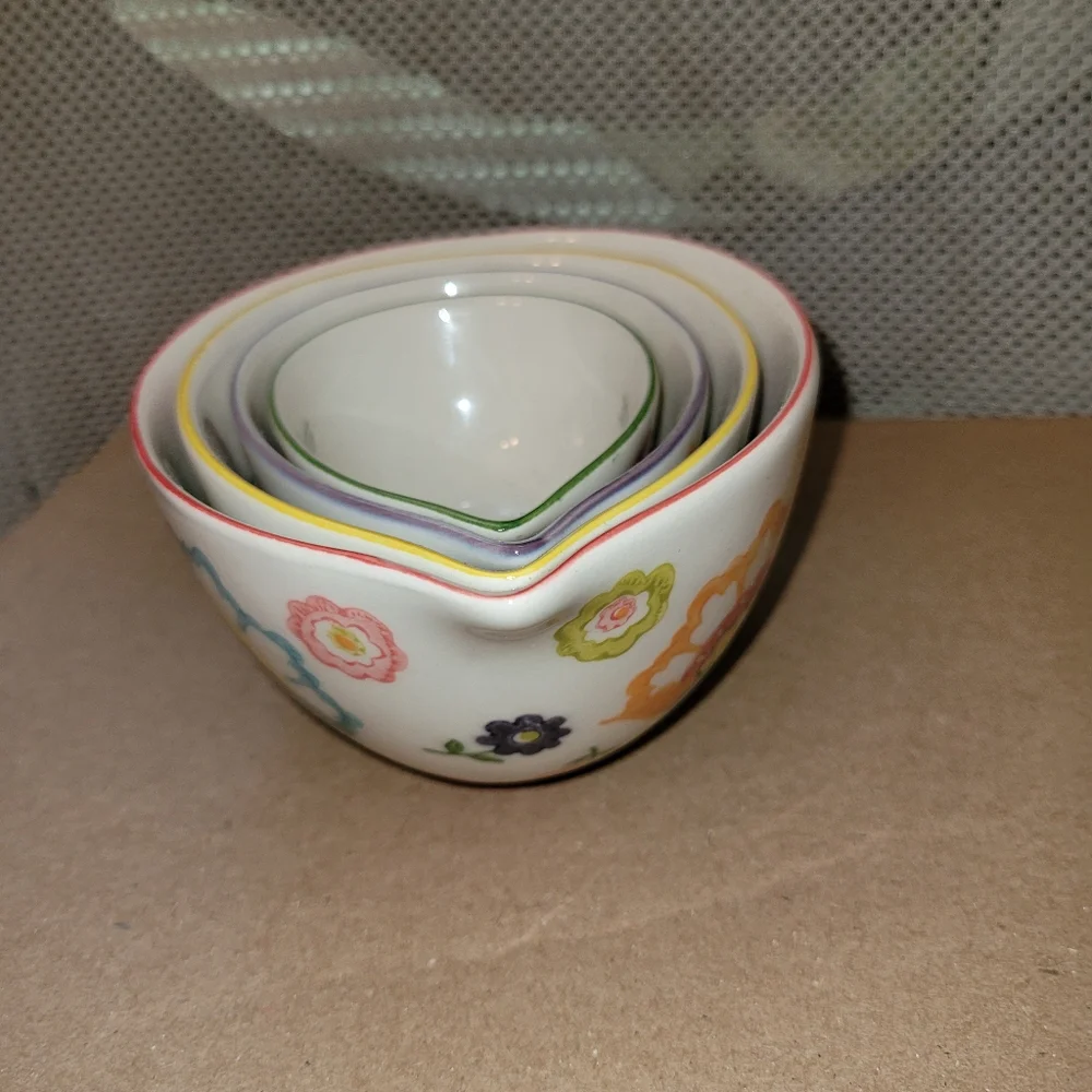 Pier 1 Oval flower measuring cups